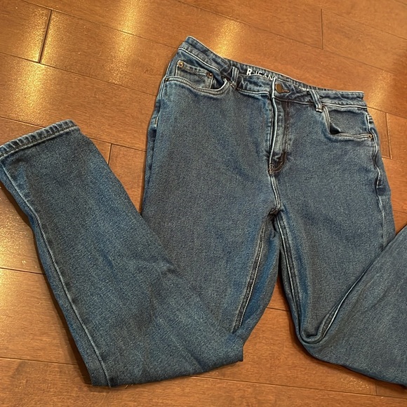 The Mom Jeans - Picture 3 of 9